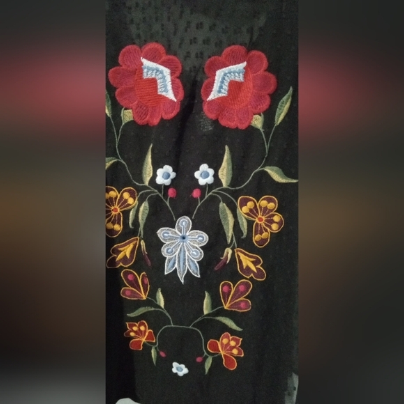 Olivia + Joy Black Long Sleeve Graphic Blouse - Picture 2 of 3